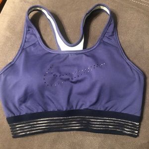 Women’s Nike Sports Bra Medium